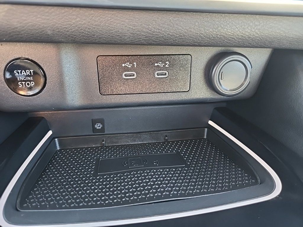 Used 2025 Nissan Rogue Platinum AWD/4WD image 19