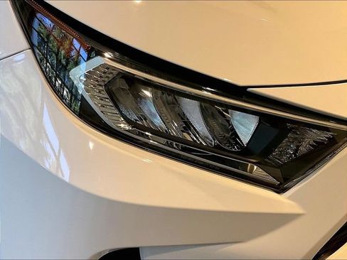 Used 2019 Toyota RAV4 XLE w/ All Weather Liner Package AWD/4WD image 12