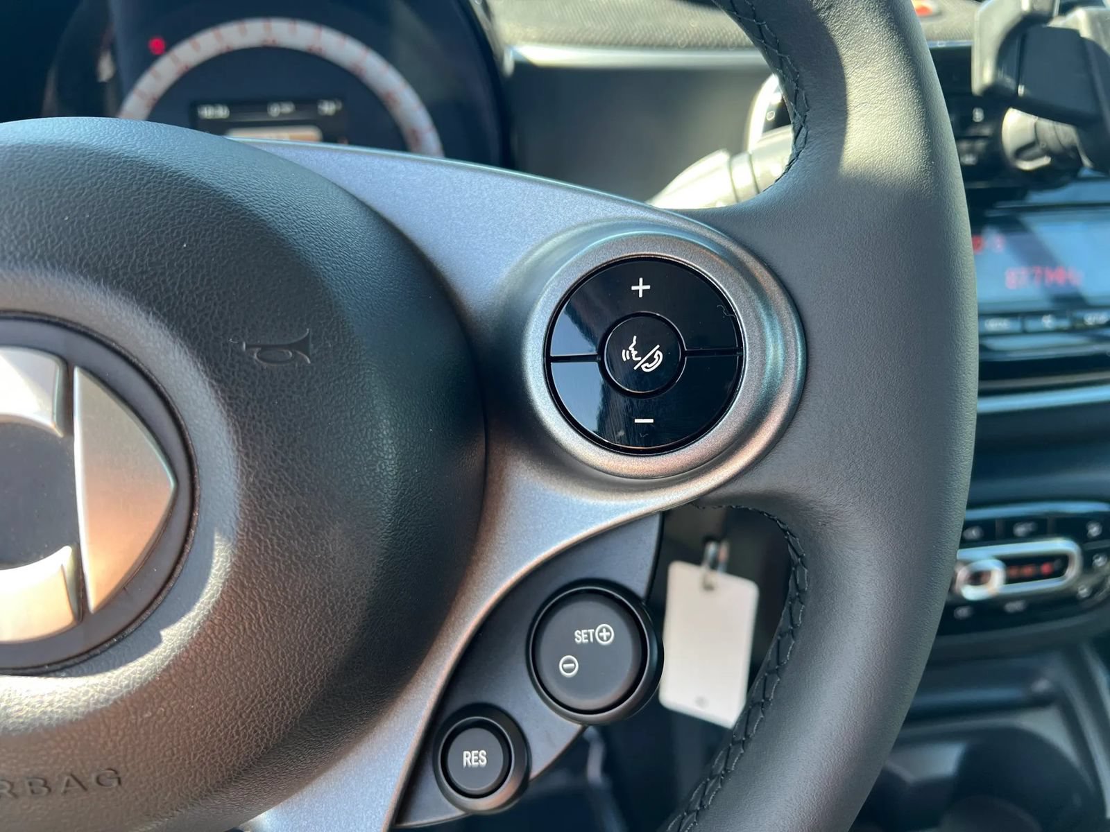 Used 2018 smart fortwo electric drive RWD image 16