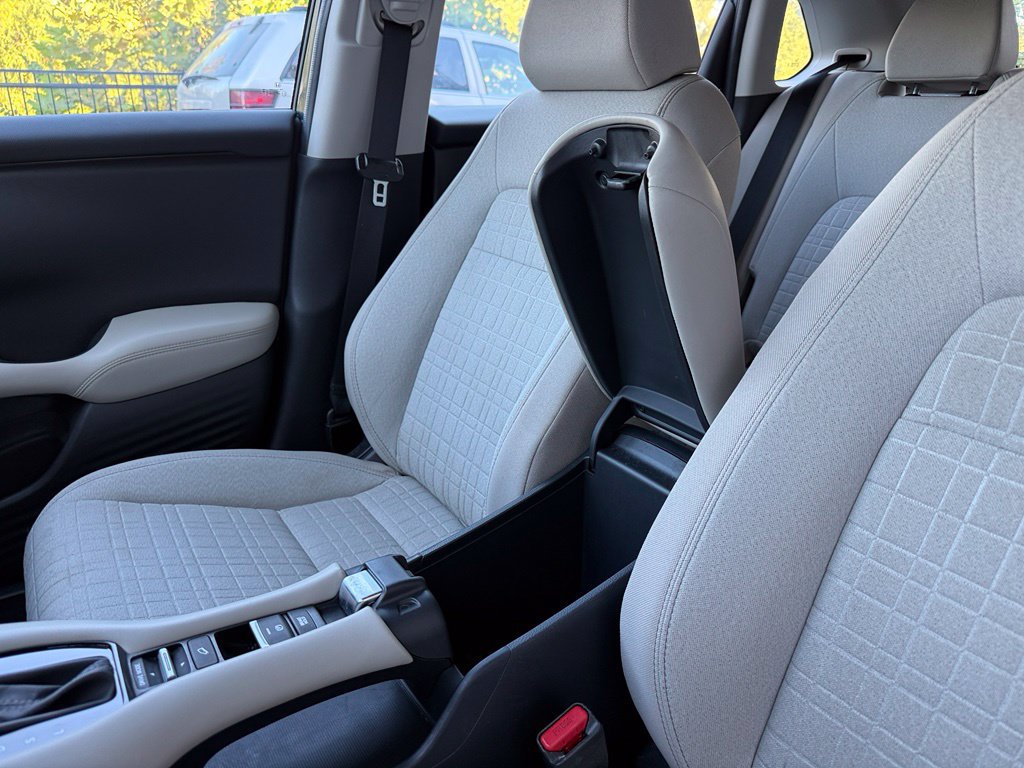 Used 2025 Honda HR-V LX image 26