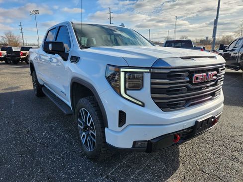 Used 2024 GMC Sierra 1500 AT4 w/ AT4 Preferred Package image 1