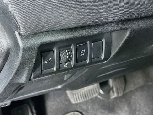 Used 2024 Subaru Outback Premium AWD/4WD image 16