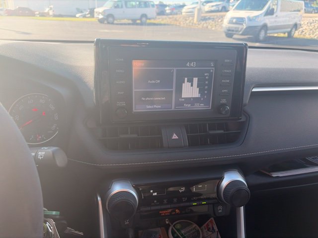 Used 2019 Toyota RAV4 LE AWD/4WD image 10