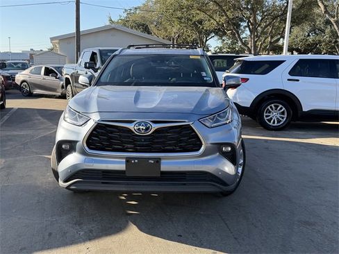 Used 2024 Toyota Highlander Limited image 2