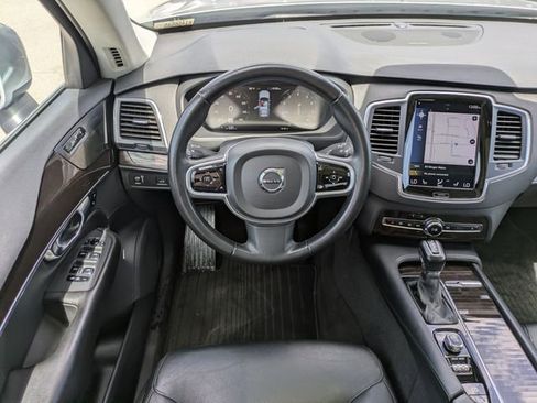 Used 2019 Volvo XC90 T5 Momentum w/ Multimedia Package AWD/4WD image 13
