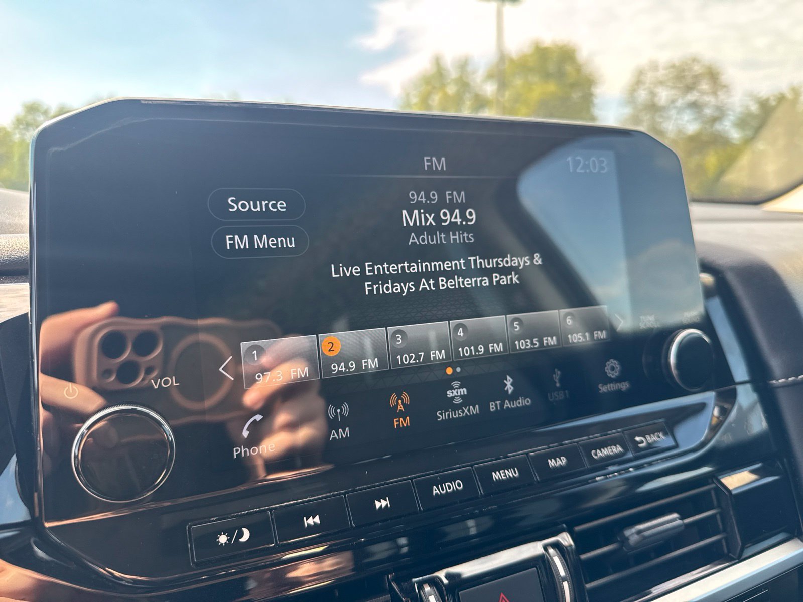 Used 2025 Nissan Pathfinder SL AWD/4WD image 32