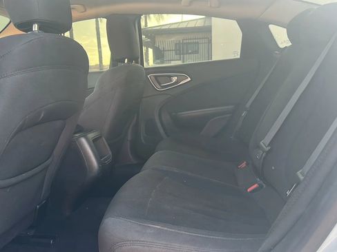 Used 2015 Chrysler 200 Limited w/ Convenience Group image 13