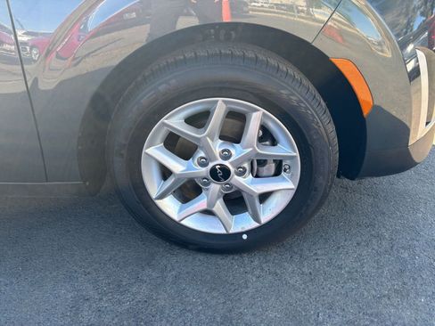 Used 2025 Kia Soul LX w/ LX Technology Package image 28