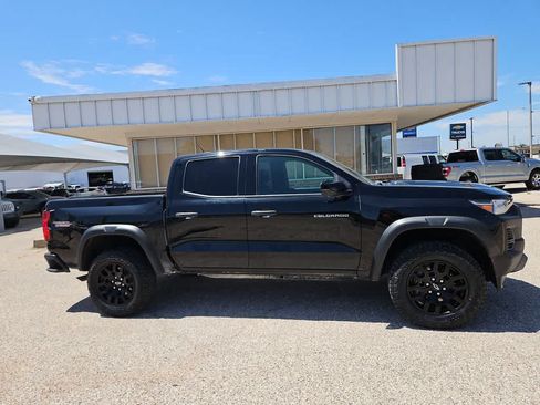 Used 2024 Chevrolet Colorado Trail Boss w/ Technology Package AWD/4WD image 9