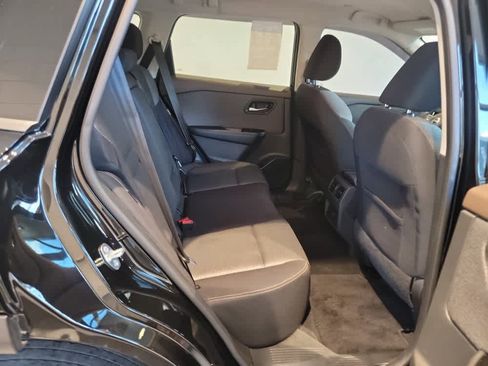 Used 2022 Nissan Rogue SV image 17