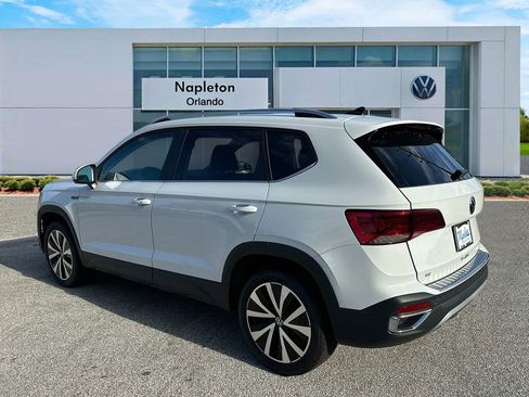 New 2024 Volkswagen Taos SE image 4