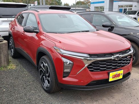 New 2026 Chevrolet Trax RS w/ Sunroof Package image 3