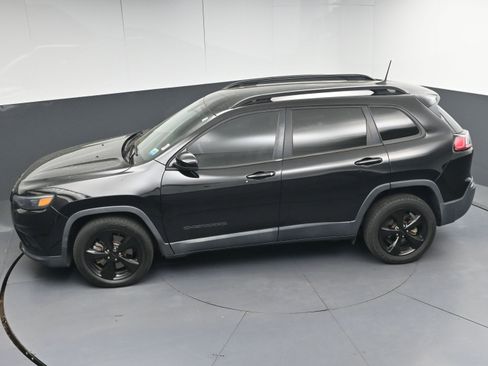 Used 2020 Jeep Cherokee Altitude image 36