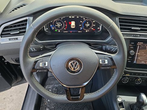 Used 2021 Volkswagen Tiguan SEL image 21