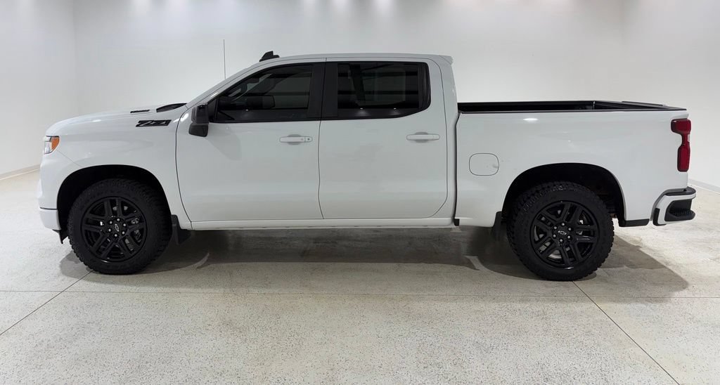 Used 2024 Chevrolet Silverado 1500 RST AWD/4WD image 2