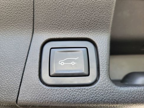 Used 2018 GMC Acadia SLE w/ Driver Alert Package I AWD/4WD image 9