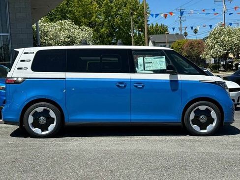 New 2025 Volkswagen ID. Buzz Pro S Plus image 3