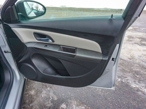 Used 2014 Chevrolet Cruze LS image 27