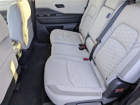 Used 2024 Nissan Pathfinder SV image 28