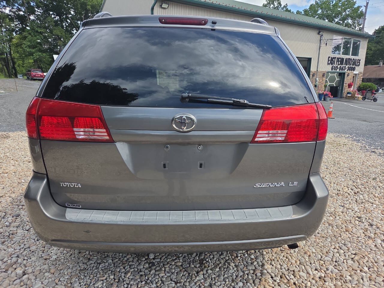 Used 2005 Toyota Sienna LE w/ LE Pkg 5 FWD image 5