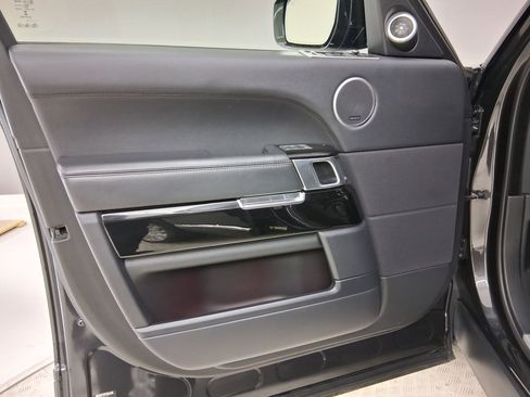 Used 2015 Land Rover Range Rover Supercharged image 20