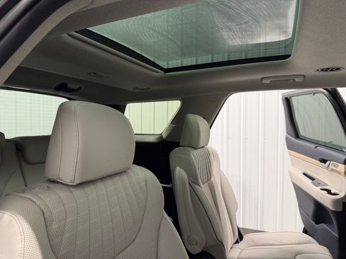 Used 2025 Hyundai Palisade Limited image 18