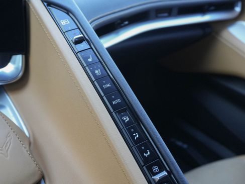 Used 2021 Chevrolet Corvette Stingray Preferred Cpe w/ 2LT image 31