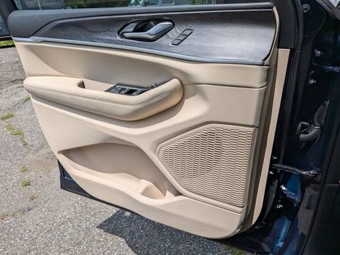 New 2026 Jeep Grand Cherokee Limited AWD/4WD image 22