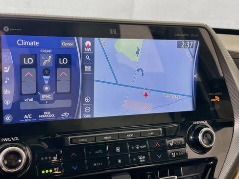 Used 2021 Toyota Highlander Platinum image 13