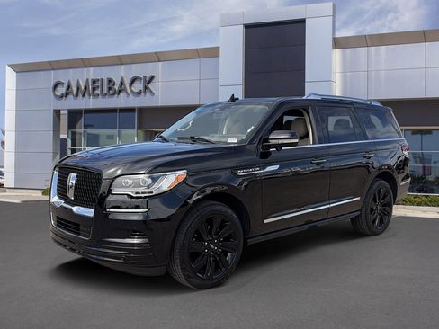 Used 2023 Lincoln Navigator Reserve AWD/4WD image 1