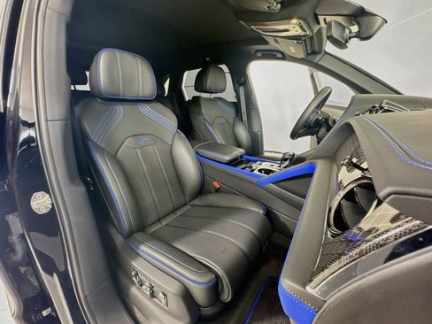 Used 2025 Bentley Bentayga AWD/4WD image 11