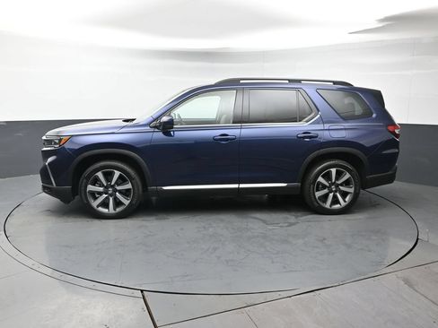 Certified 2024 Honda Pilot Touring image 2