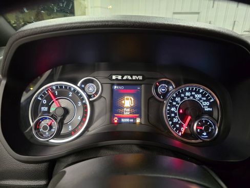 Used 2022 RAM 2500 Big Horn AWD/4WD image 25