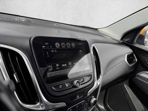 Used 2018 Chevrolet Equinox LT w/ Sun & Infotainment Package image 13