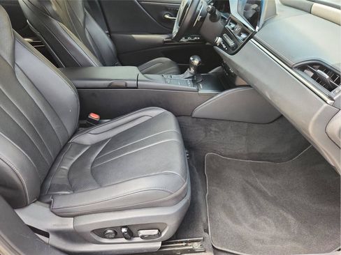 Used 2022 Lexus ES 350 F Sport w/ Accessory Package 2 FWD image 27