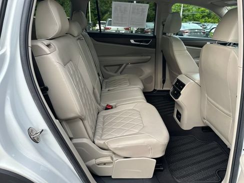 Certified 2024 Volkswagen Atlas SEL Premium R-Line AWD/4WD image 39