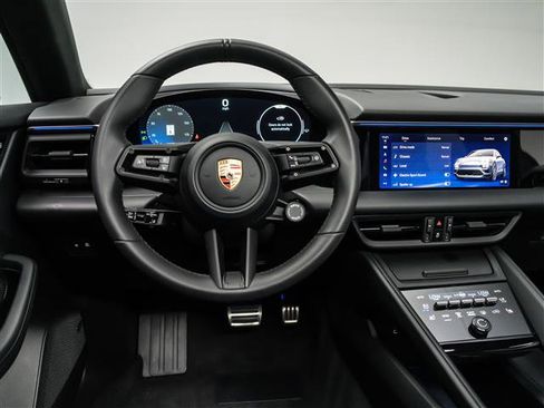 Used 2025 Porsche Macan 4S Electric AWD/4WD image 17