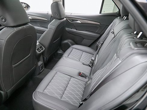 Used 2023 Buick Envision Avenir image 24