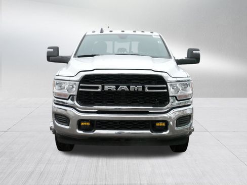 Used 2024 RAM 3500 Tradesman w/ Chrome Appearance Group image 2