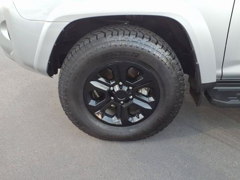 Certified 2023 Toyota 4Runner SR5 AWD/4WD image 9