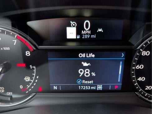 Used 2025 Cadillac XT5 Premium Luxury image 12