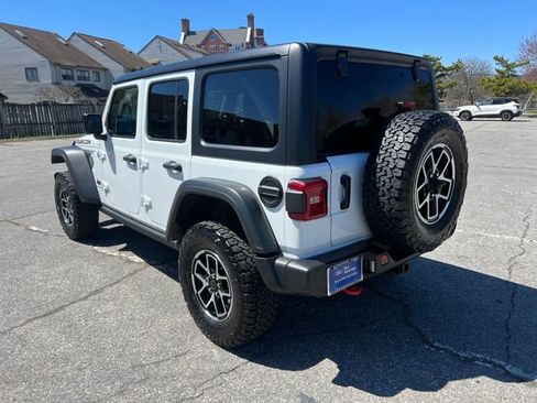 Used 2025 Jeep Wrangler Unlimited Rubicon AWD/4WD image 7