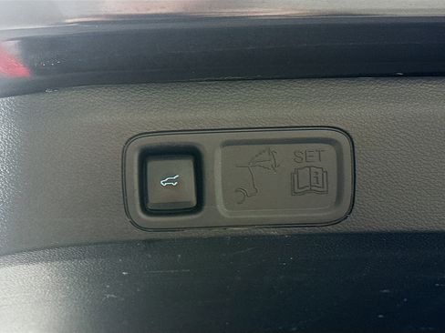 Used 2024 Ford Expedition Limited image 32