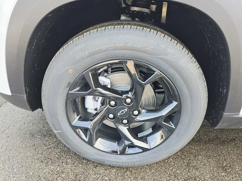 New 2026 Chevrolet Trax LT w/ Driver Confidence Package FWD image 12