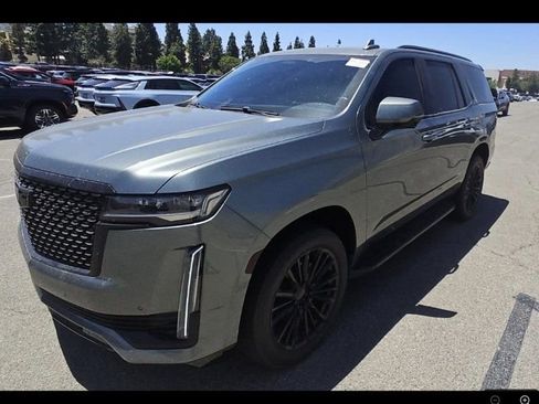 Used 2024 Cadillac Escalade Luxury RWD image 1