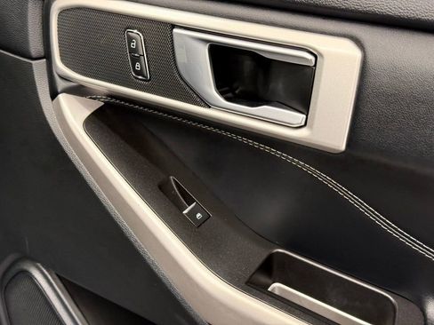 Used 2022 Ford Explorer XLT w/ Equipment Group 202A image 25