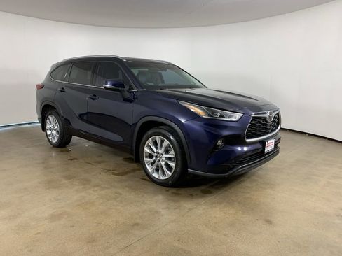 Used 2023 Toyota Highlander Limited AWD/4WD image 5