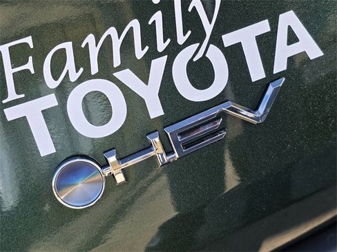 Used 2025 Toyota Sienna LE image 8