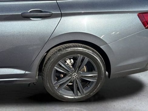 Used 2023 Volkswagen Jetta SE image 33