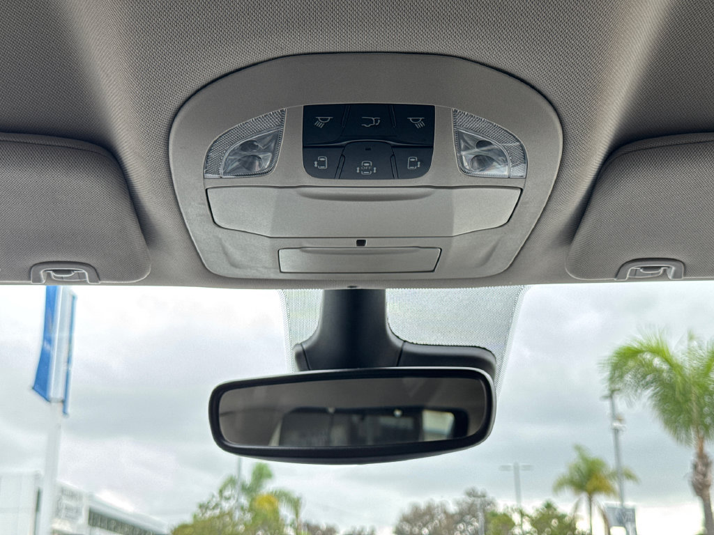 Used 2023 Chrysler Pacifica Touring-L FWD image 22